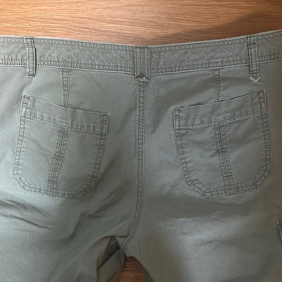 Eddie Bauer Woman’s Cargo Capri Pants with Tie Legs Size T12 Gray Casual - Picture 5 of 11